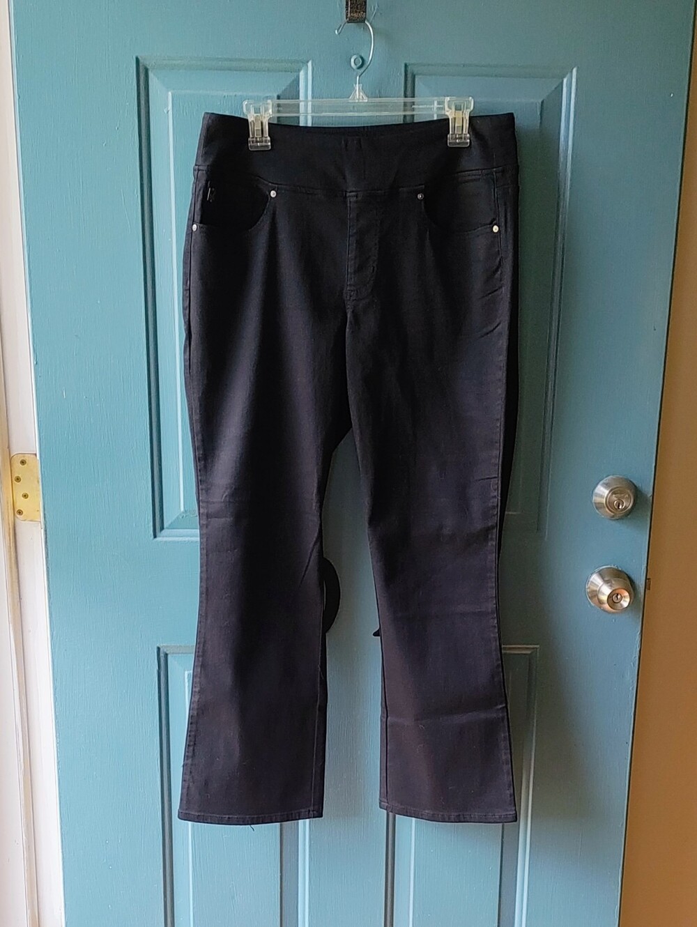 EUC- Belle By Kim Gravel Pull On Black Straight-Leg  Jeans